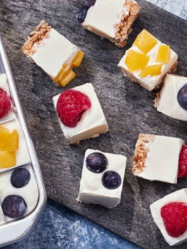 Dessert Sehat Tanpa Drama: 3 Bahan Jadi Yogurt Berry Super Creamy