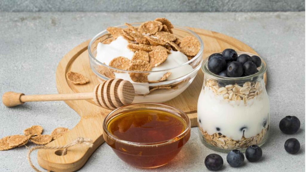 Dessert Sehat Tanpa Drama: 3 Bahan Jadi Yogurt Berry Super Creamy