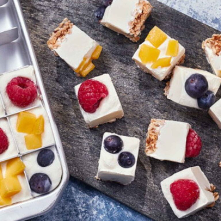 Dessert Sehat Tanpa Drama: 3 Bahan Jadi Yogurt Berry Super Creamy