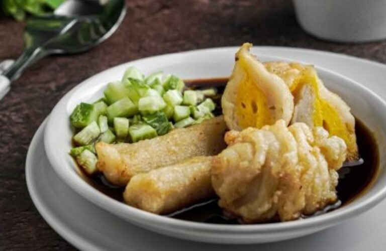 Kulineran ke Palembang? Ini 7 Makanan Khas yang Wajib Kamu Cicipi!