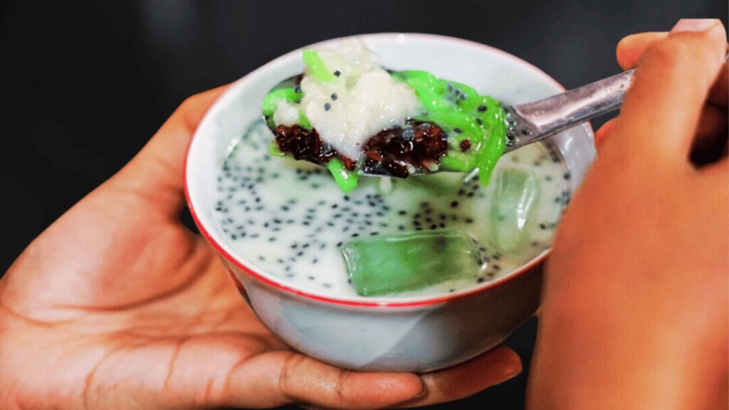 Kulineran ke Solo? Jangan Lewatkan Makanan Legendaris yang Satu Ini!